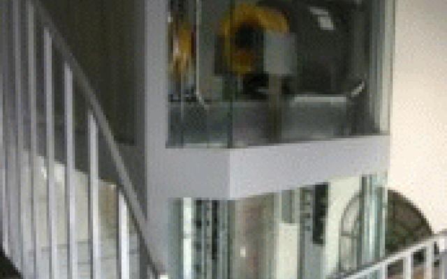 Fangrahmen a rychlostní omezovač v moderních výtazích