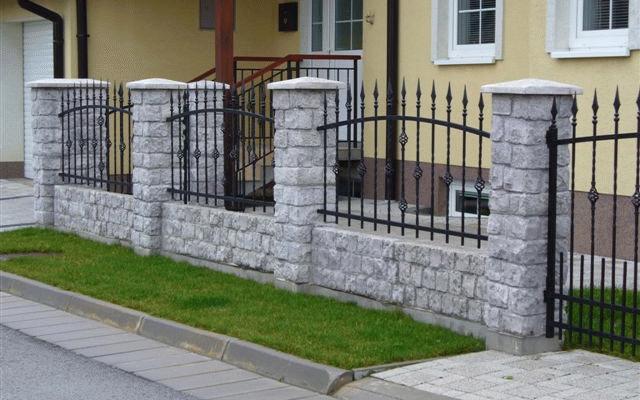 Široký sortiment uličných oplotení