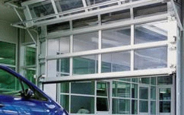 Kompaktní sekcionální brány pro maximální využití prostoru