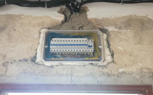 Komplexní elektroinstalace a stavební práce