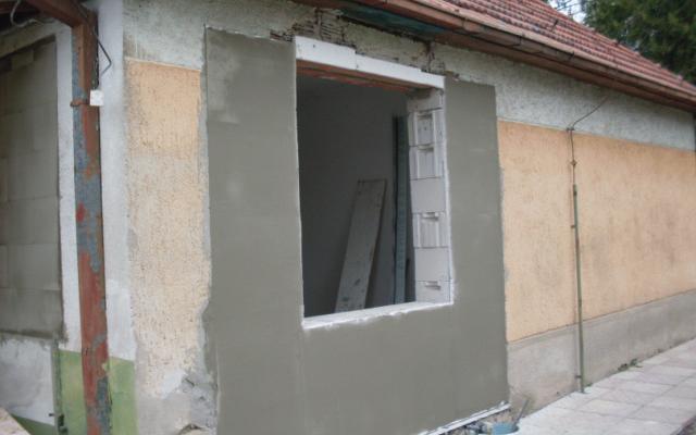Opravy a výstavba domů