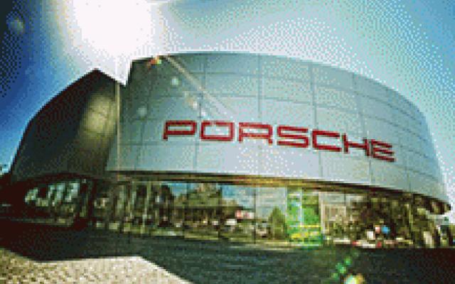 Moderní autosalóny s ocelovou konstrukcí
