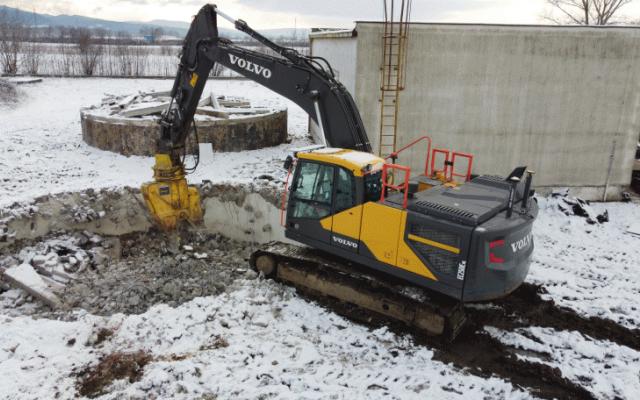 Stavební stroje Volvo a Keestrack