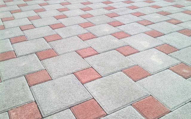 Kvalitní zámková dlažba a obrubníky