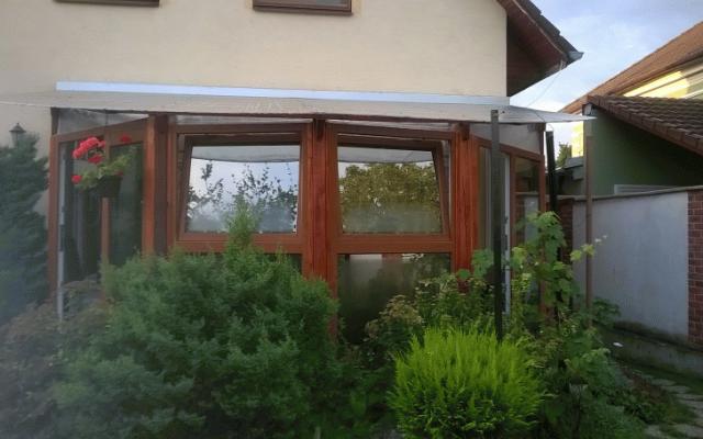 Stavba dřevěných přístřešků a garáží