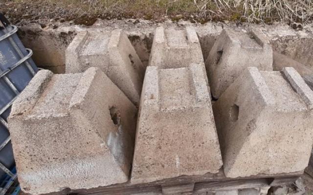 Betonová patka pod hráně 400x400 mm