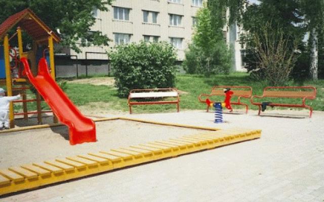 Dětská hřiště a pískoviště z plastových profilů
