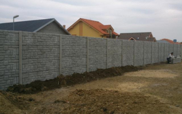 Murované a panelové ploty pro váš domov