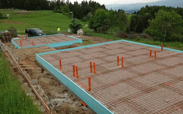 Stavba rodinných domů s pivnicemi a bez nich