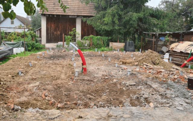 Montované domy a zahradní altánky na zemní skrutky