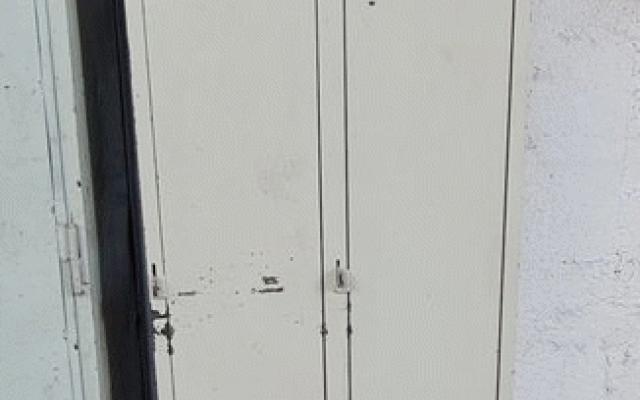 Stylová šatní dvojskříňka pro každou domácnost
