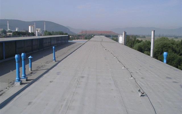 Izolace plochých střech a spodní stavby