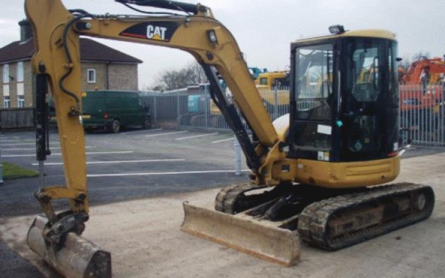 Hydraulický stroj 2005 v dobrém stavu