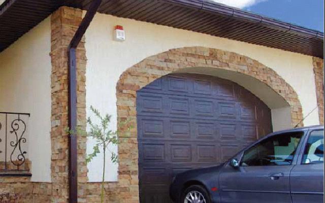 Moderní garážová brána s vynikající izolací