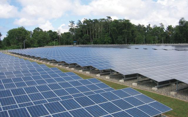 Efektivní fotovoltaické solární elektrárny