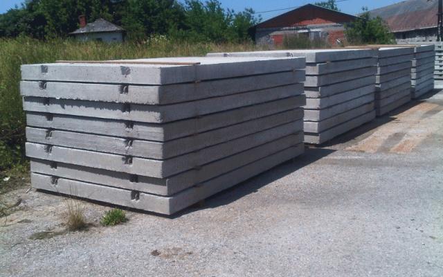 Železobetónový cestný panel pro pevné plochy