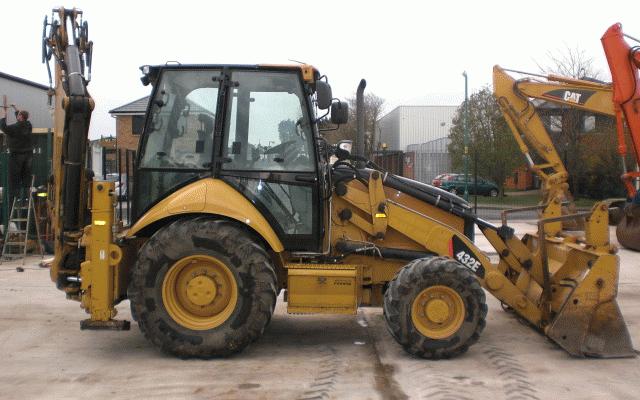 Prodej vozu z roku 2008 s nízkým počtem motohodin