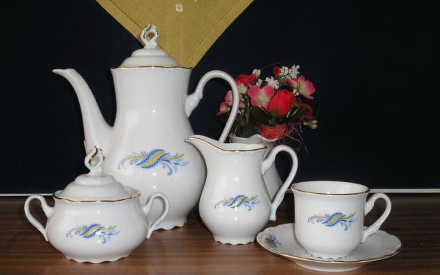 Kávové porcelánové soupravy s krásnými motivy