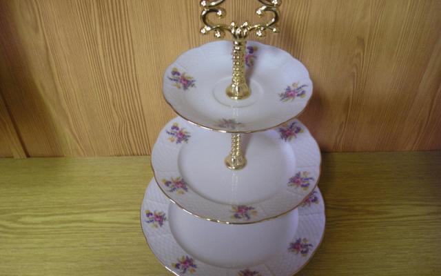 Porcelánové stojany na svatby a oslavy