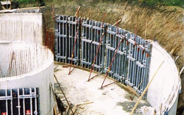 Debnení pro kruhové stěny s vnitřním poloměrem 2500 mm