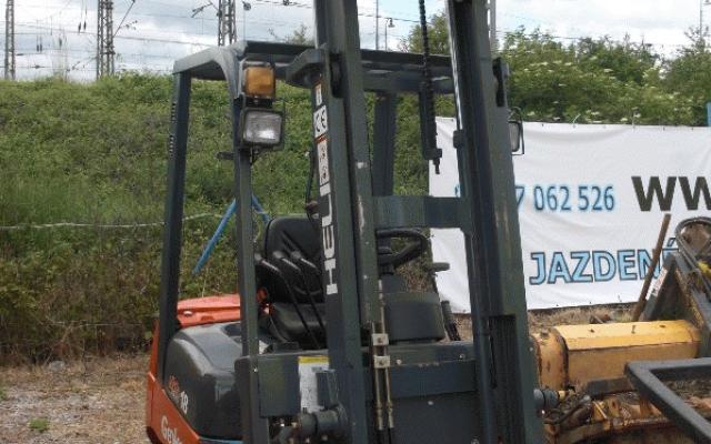 Nabízíme vůz z roku 2008 s nosností 1800 kg