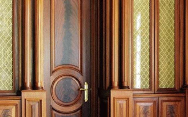 Jedinečné dřevěné dyhované dveře pro každý interiér