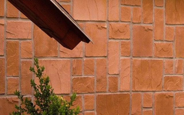 Přirozený kameninový obklad pro exteriér i interiér