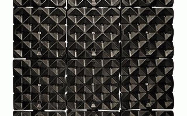 Efektivní plastový absorbér pro solární ohřev