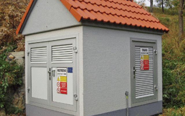 Kompaktní polozapustená transformační stanice