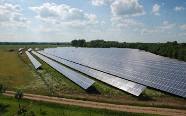 Fotovoltaické elektrárny: Čistá energie ze slunce