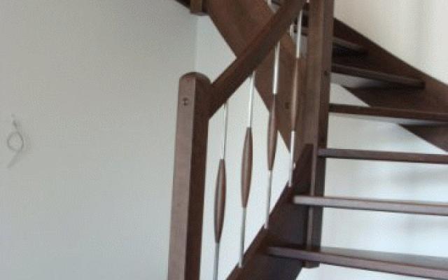 Stylové samonosné schody a další prvky pro váš interiér