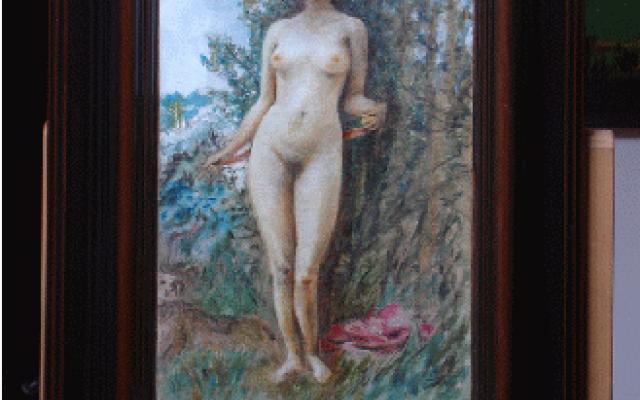 Kvalitní stůl o rozměrech 58×45 cm