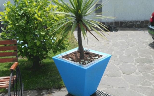 Designový polyetylénový květináč 60 cm