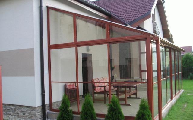 Zasklení pro moderní interiéry a exteriéry