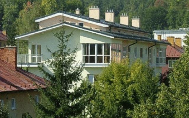 Nadstavby a opravy starých bytových domů na míru
