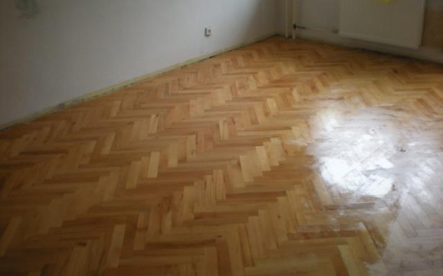 Profesionální renovace dřevěných parket pro nový vzhled