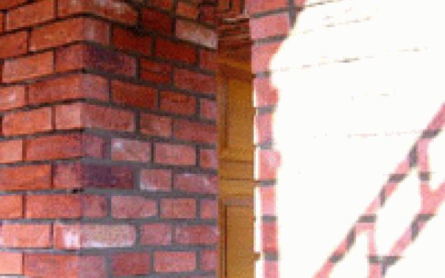 Odolné lícové cihly pro exteriéry i interiéry