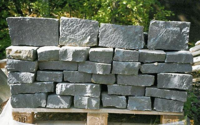 Kvalitní obrubníky pro zahradní architekturu
