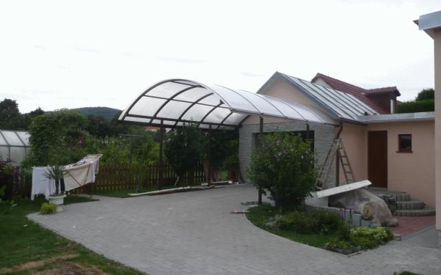 Přizpůsobená oceľová a hliníková prestřešení na míru
