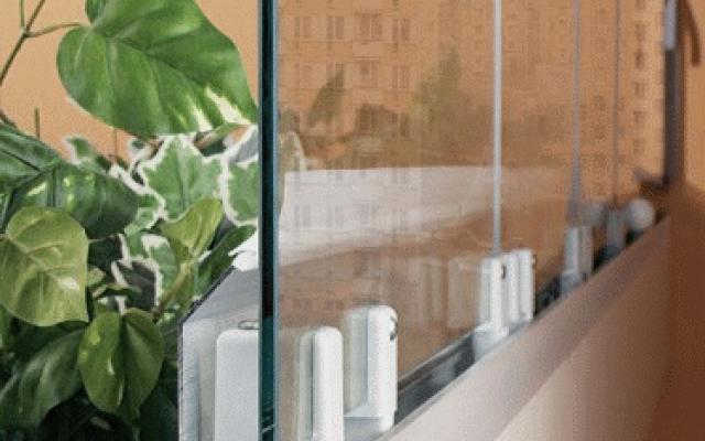 Bezrámové zasklení balkónů a lodžií pro váš komfort