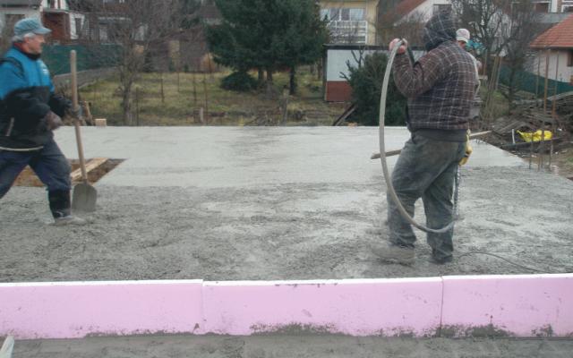 Profesionální betonáže desek a základů pro vaše projekty