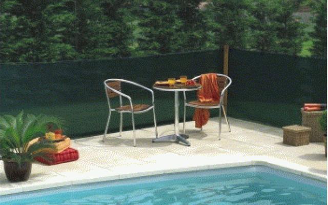 Tieniace sítě a plachty pro ochranu a soukromí