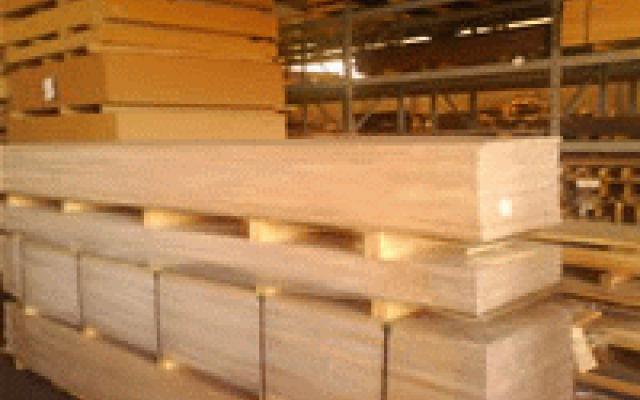 Široká nabídka kvalitních dýh a stavebních materiálů