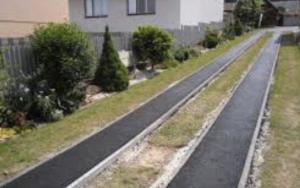 Asfaltování vjezdů a chodníků