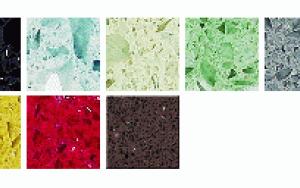 Distribuce a zpracování materiálu z Hradce Králové