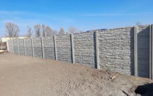 Betonové ploty a zámkové dlažby pro váš domov