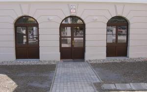 Kvalitní okna a vchodové dveře CENTER