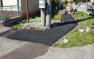 Vyasfaltování dvorů a parkovišť
