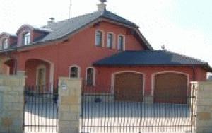 Elegantní kovové ploty na míru pro váš domov