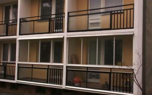 Švédský posuvný rám pro zasklení balkónů Švédský posuvný rám pro zasklení balkónů